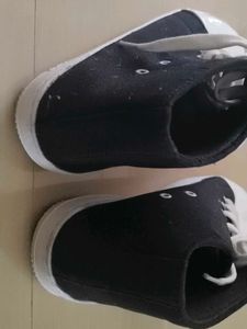 Stylish Black &amp; White Sneakers