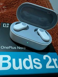 OnePlus Nord Buds 2r with bill