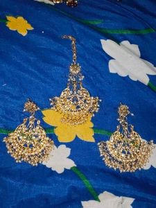 Kundan Earrings With Tikka