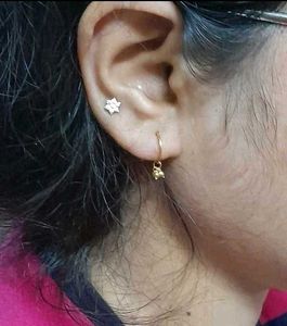 Beautiful New Small Earrings Gold