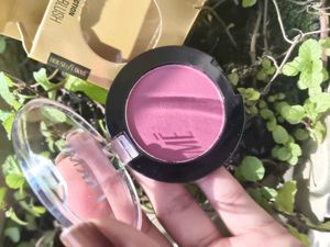 Lakme Glam Blush