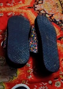 It is a very good sandal