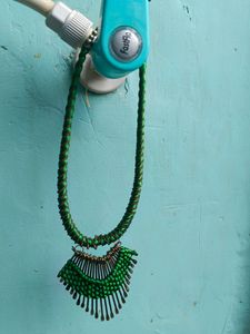 Green Neckpiece To Be Worn With Saree