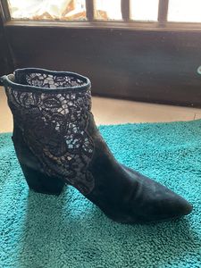 Steve Madden suede shoes