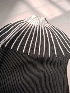 Stylish Black &amp; White Knit Top