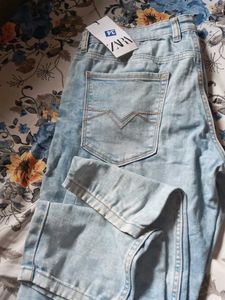 Zara Light Wash Jeans