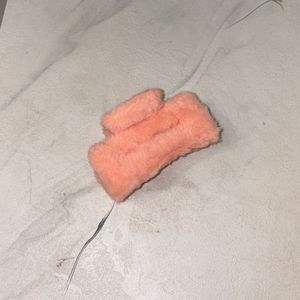 Fluffy Hair Claw Clip - Trendy &amp; Chic