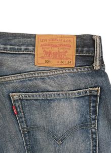 levis 504 Straight Fit jeans