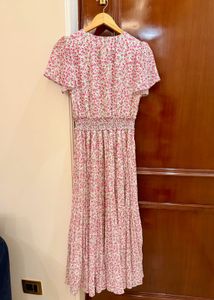 Forever New Floral Dress 🌷