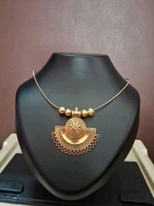 Gold Pendant Necklace