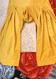 Sale 100 Me 1Teenon Salwar अलग-अलग Price Ki Ha