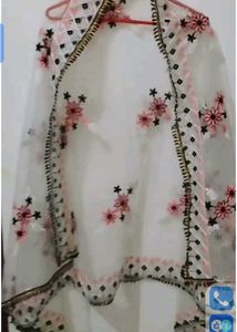 Elegant Black &amp; White Suit Free Earing Maching