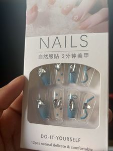 Blue Accent Press-On Nails