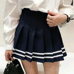 H&amp;M Pleated Skirt 🎾