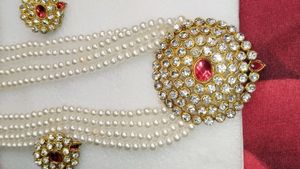 Pearl & Rhinestone Necklace Set
