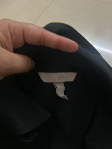 h&amp;m black shirt size S