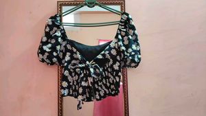 Daisy Puff Sleeve Crop Top