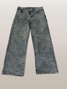 🌫️ Grey Washed Straight-Fit Jeans – 26-28 Inch”