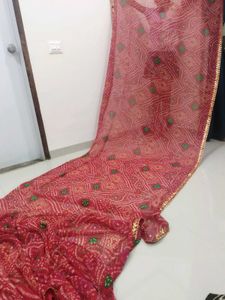 Bandhni Sarii