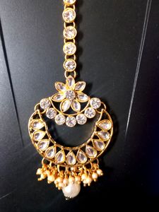 Beautiful Kundan Work Maang Tika