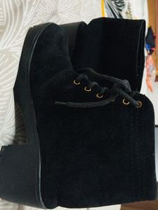 A Black Valvet Boots Wore Only Once
