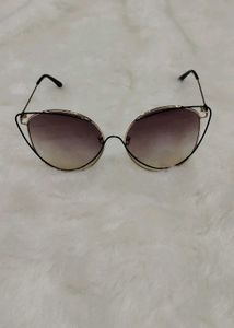 Cat EyenDouble Layered Frame Sunglass