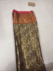 Golden Saree With Blouse