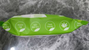 2 Pck Wet Wipes / Facial / Make-up Remover