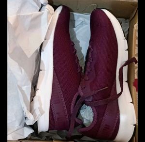PUMA Hustle V2 Wns Running Shoes For Women(Purple)