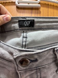 “Rio” Grey Jeans (Almost 🆕)