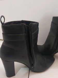 Chic Black Boots | Just like New