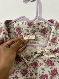 Floral Collar Crop Top/ Size: M