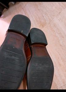 Red Tape Formal Shoes