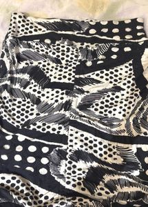 Beautiful Black &amp; White Tube Top