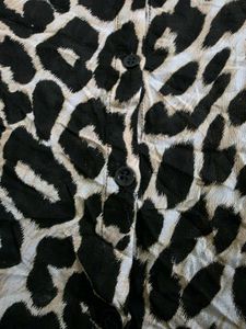 Cheetah Print Shirt -L  Motel Rocks