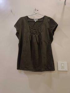 brown 🤎 T-Shirt with Detail