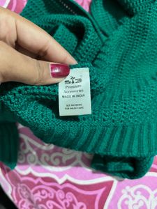 Women Knitted Green Muffler