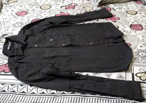 BLACK SHIRT