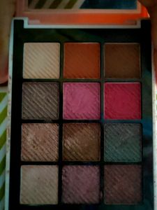 GLAM21 Eyeshadow Palette