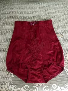 Elegant High-Waisted shapewear.