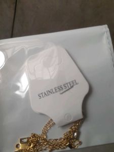 Sleek Crystal Necklace (Anti Tarnish)