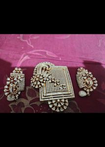 Sparkling Gold-Tone Jewelry Set