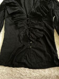 Y2K fitted Ruffled Black Top