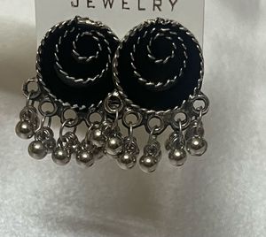 Stylish Jhumka Earrings