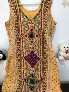 Ethnic Embroidery Kurta😍
