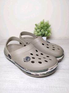 Neoz Modern Slip-On Clogs: Stylish Comfort Meets