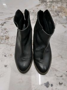 Carlton London Ankle Boot