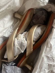 Pretty Western/ethnic Kitten Heel Sandals