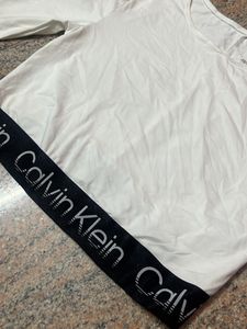 Calvin Klein Crop Top