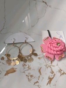 earings with hair rubber.